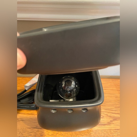 Scentsy Warmer - Picture 2 of 3